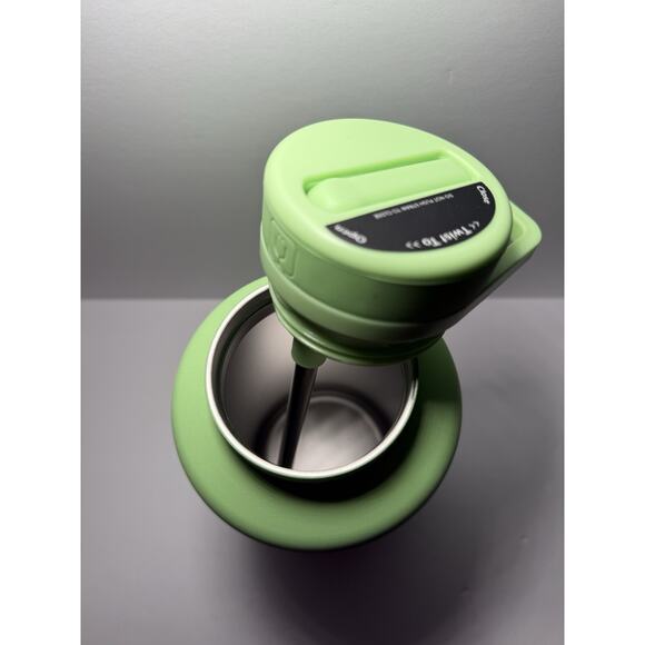 BruMate 65oz KIWI Rotera Twist Top Water Bottle BNWT Limited Edition - Picture 7 of 8